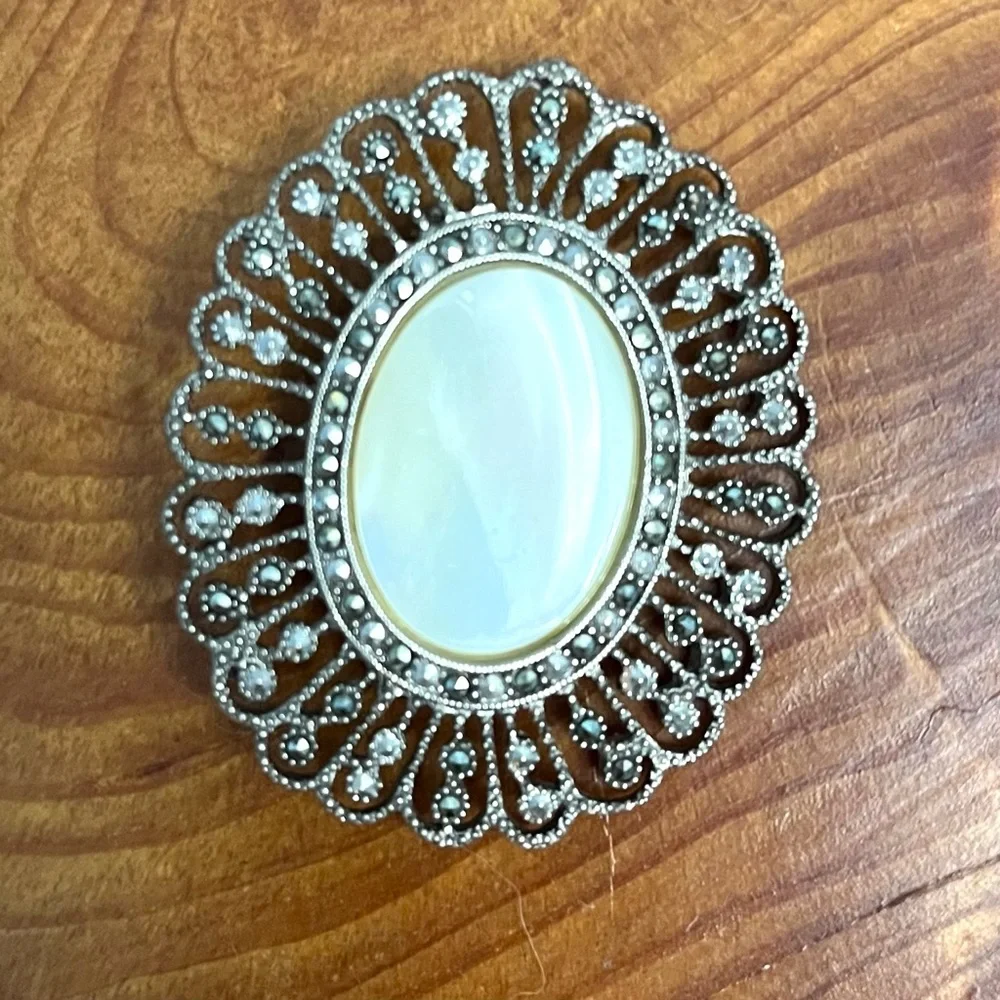 N/A oval mother